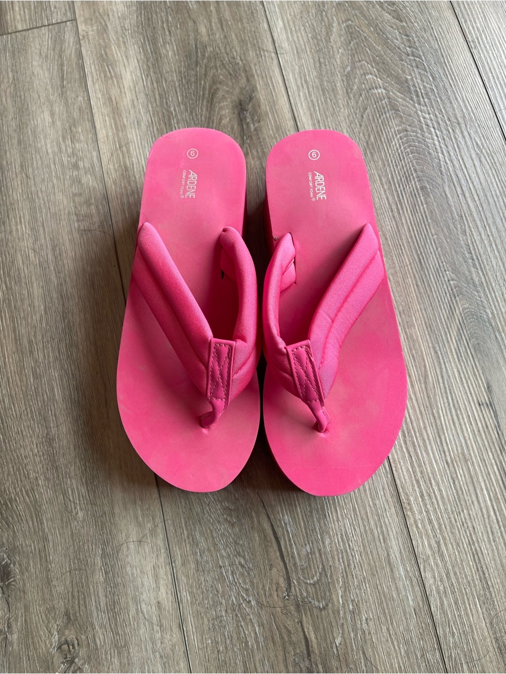 Ardene Bright Pink Cushioned Summer Platform Wedge Thong Flip Flops Sandals